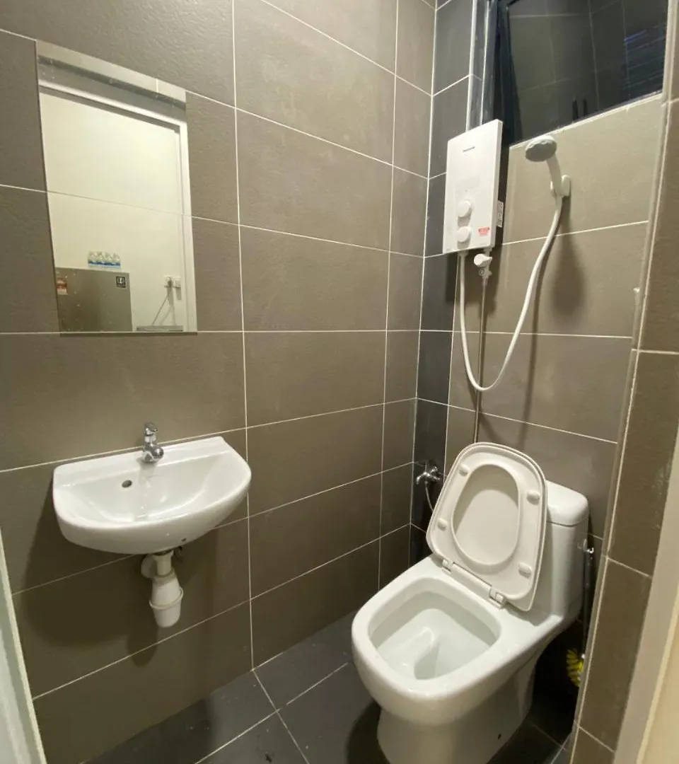 Westay Homestay 15-1 Букит-Мертаджам 0*,